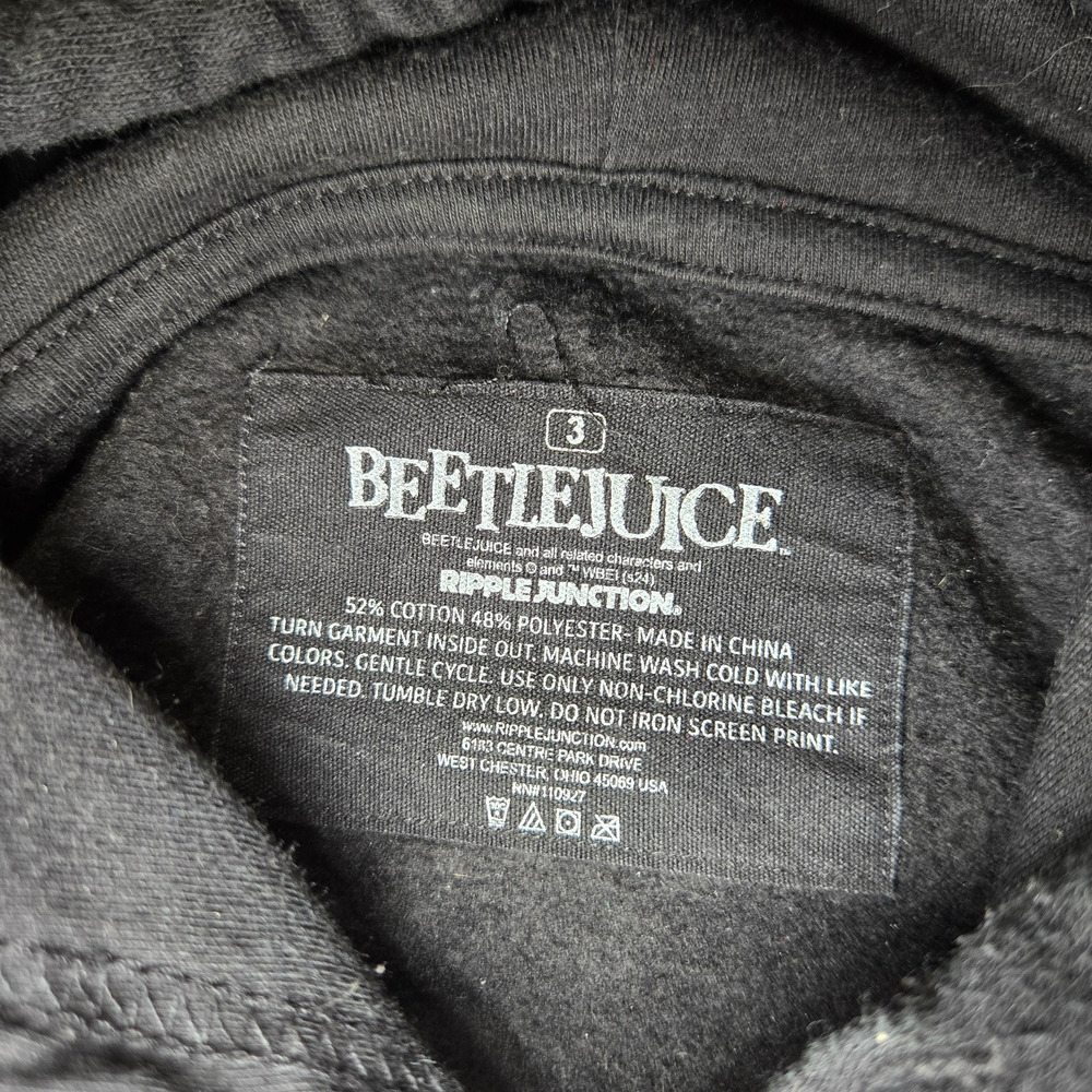 Torrid Beetlejuice Hoodie Womens 3XL Strange Unusual Black Fleece Pullover Goth - Picture 6 of 9